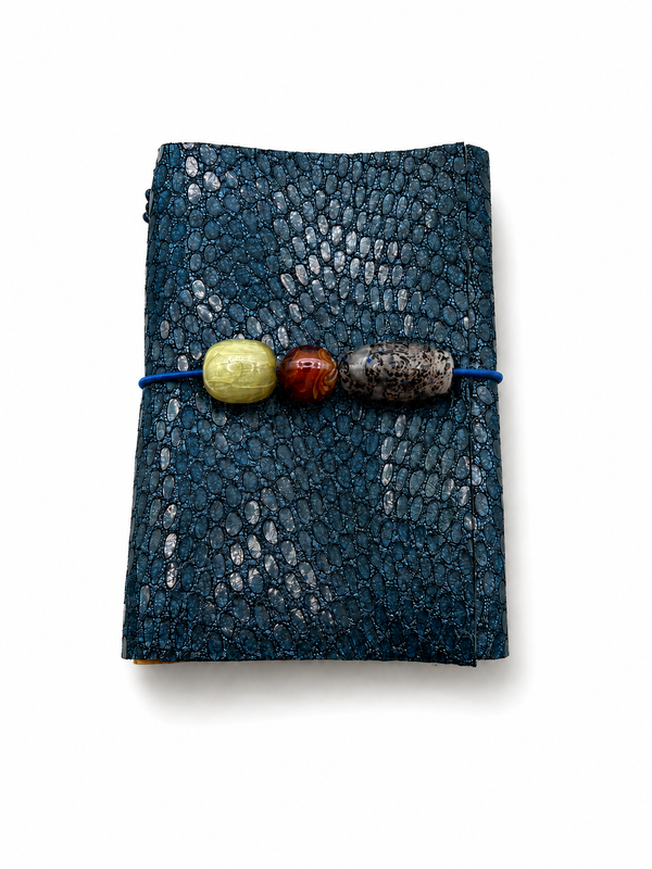 Carnet en cuir bleu A6